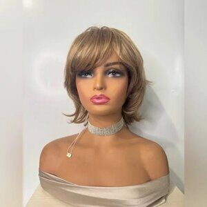 Raquel Welch Kanekalon Wig Short Layered Blonde Bob Side Bang Classic Memory Cap
